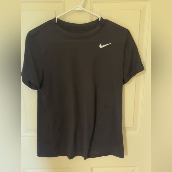 Black Nike T-Shirt - Picture 1 of 2